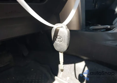 2017 Toyota Rav4 Xle from USA, damaged, VIN JTMRFREV9HJ112347